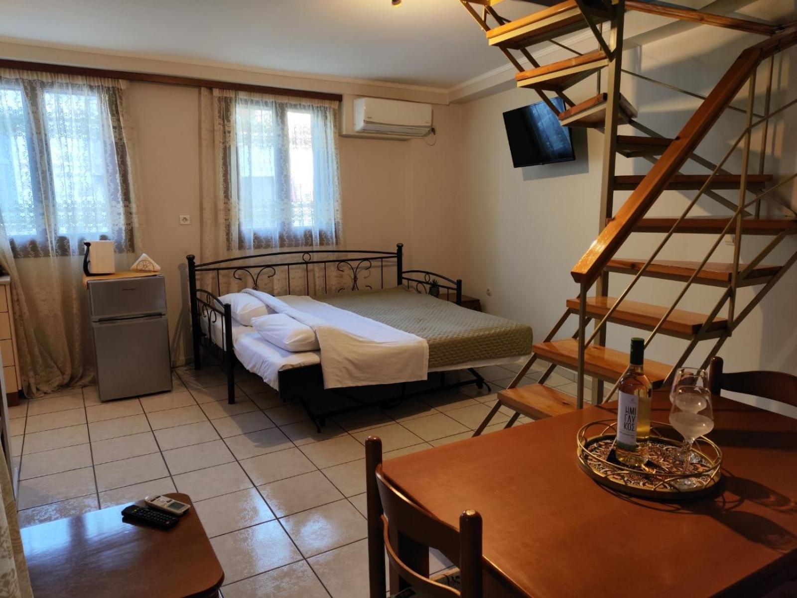 Οι Φωλίτσες Lägenhet Nafpaktos Exteriör bild